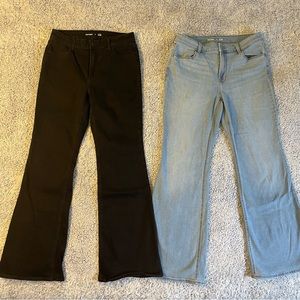 WOMENS SIZE 8 OLD NAVY HIGH RISE, FLARE JEAN SET BLUE AND BLACK